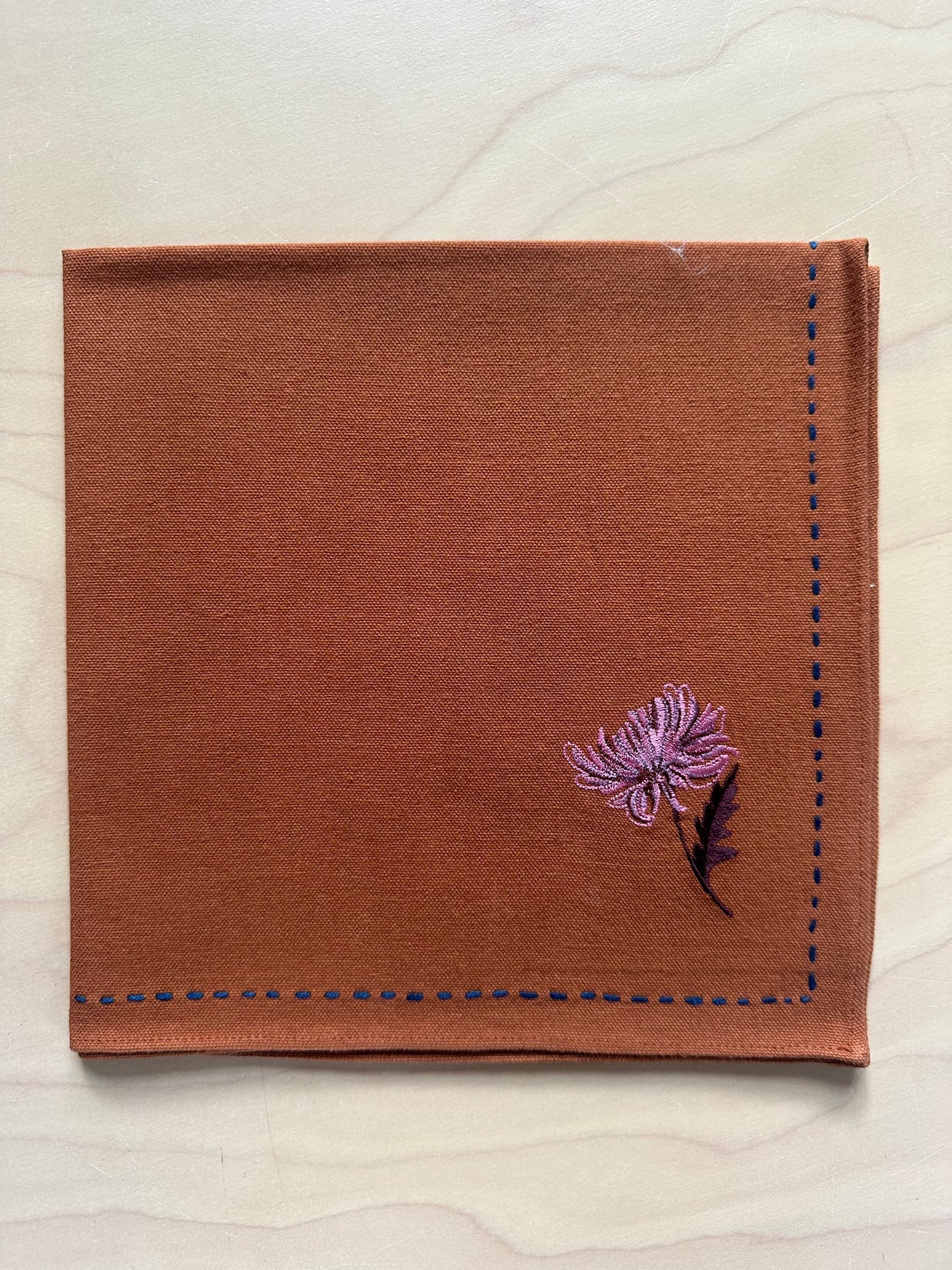 Chrysanthemum embroidered napkin set