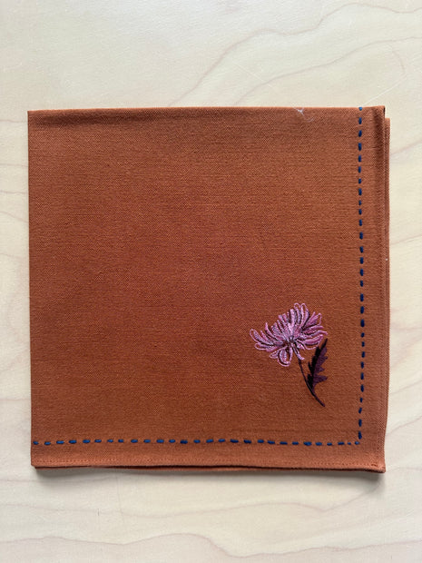 Chrysanthemum embroidered napkin set
