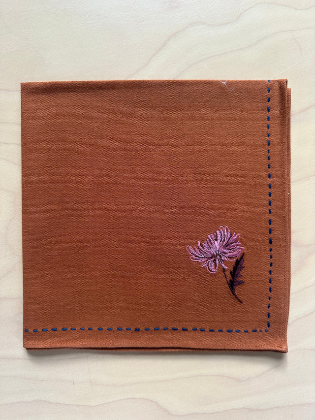 Chrysanthemum embroidered napkin set