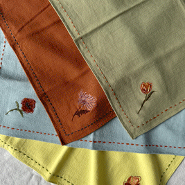 Mix floral embroidered napkin set