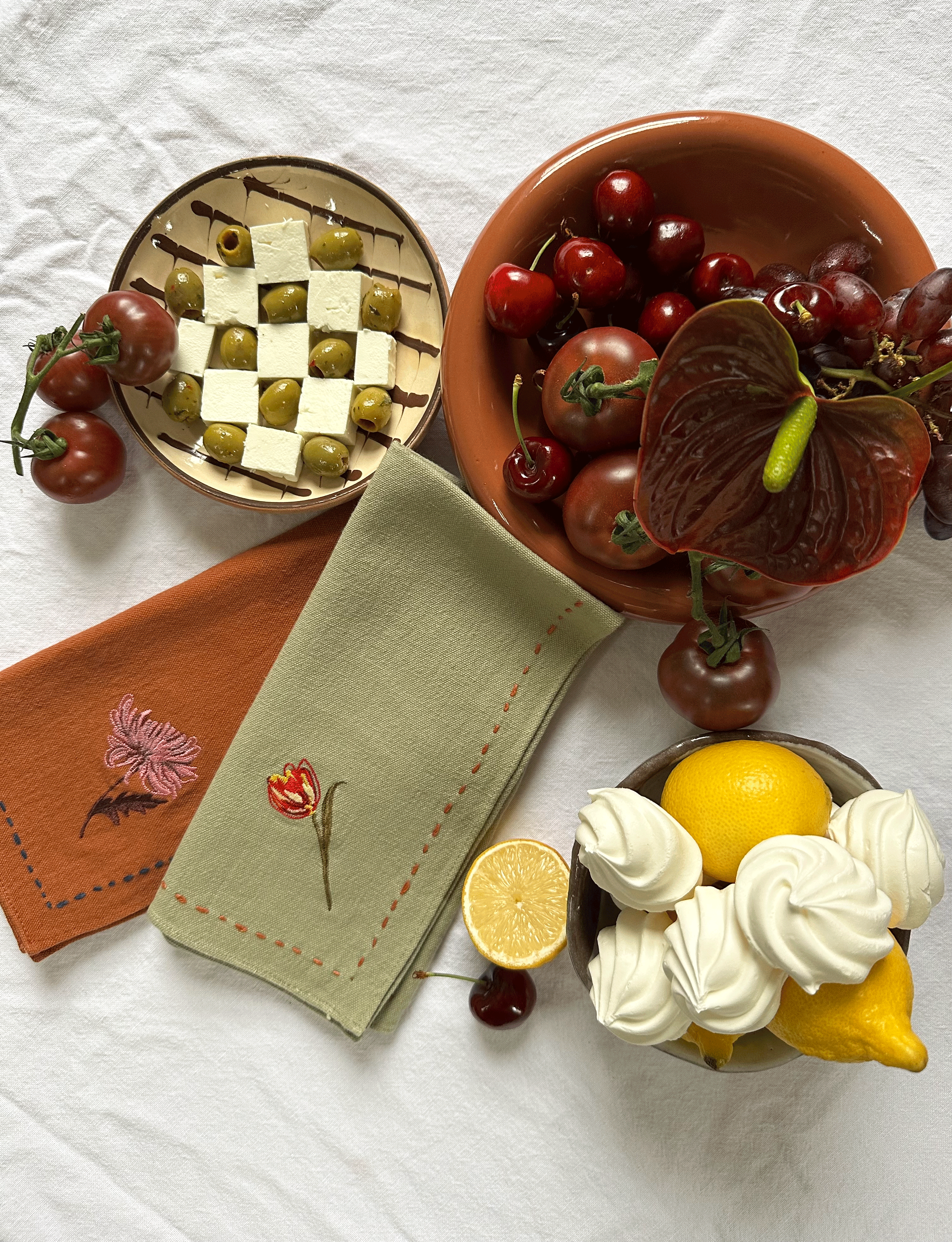 Mix floral embroidered napkin set