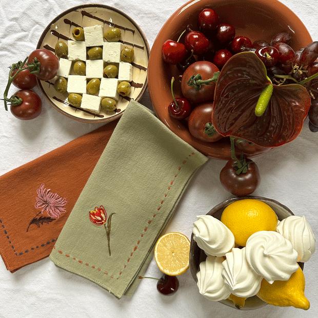 Mix floral embroidered napkin set