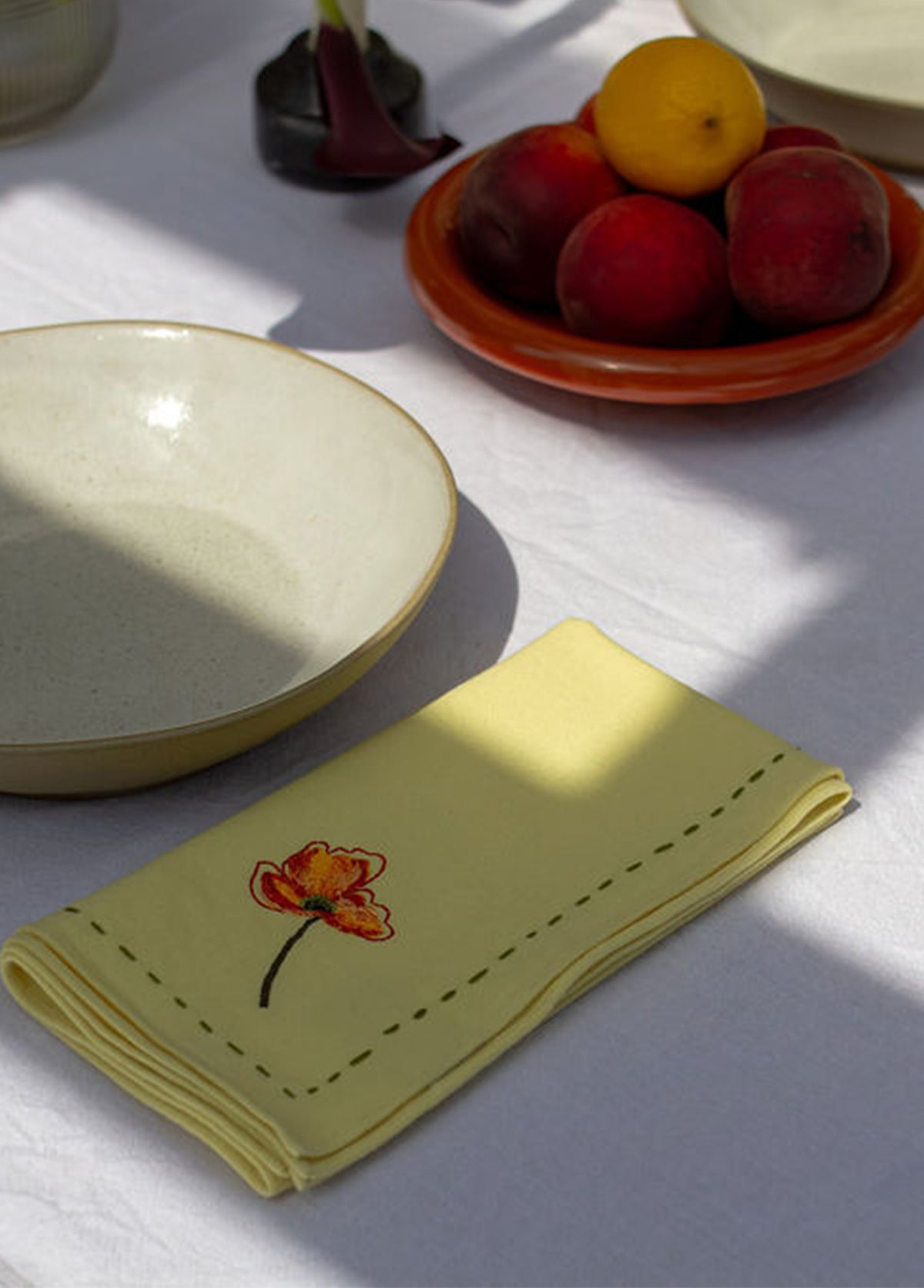 Poppy embroidered yellow napkin set