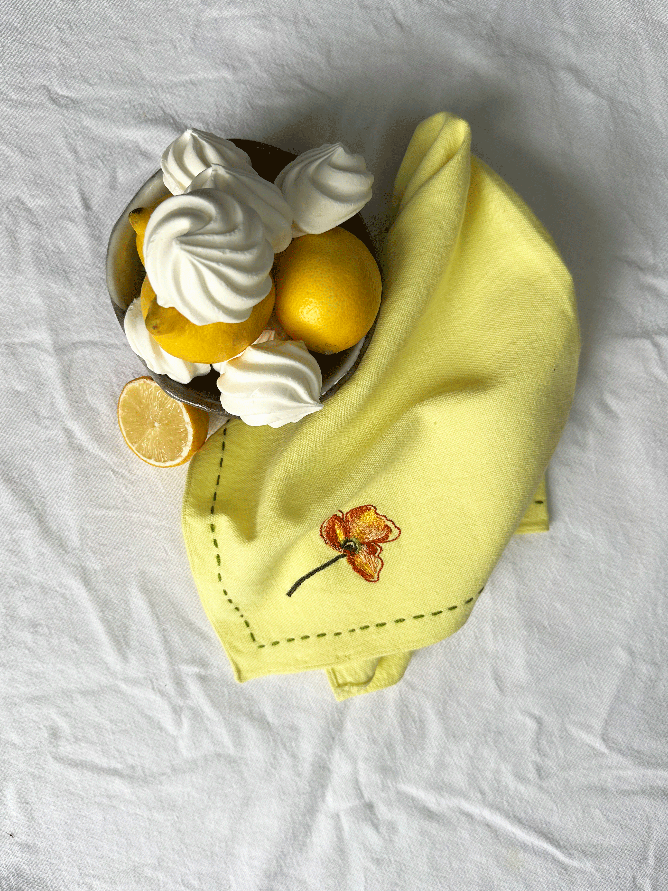 Poppy embroidered yellow napkin set