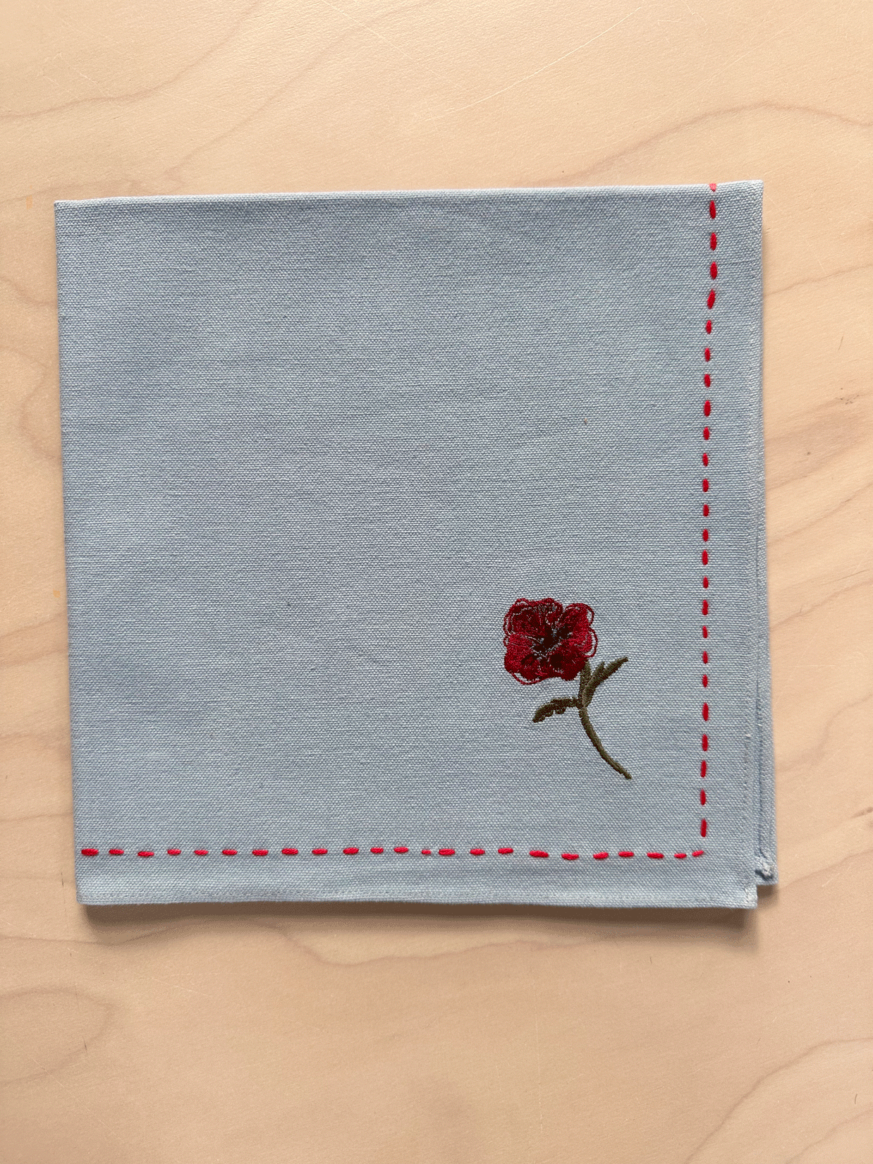 Poppy embroidered blue napkin set