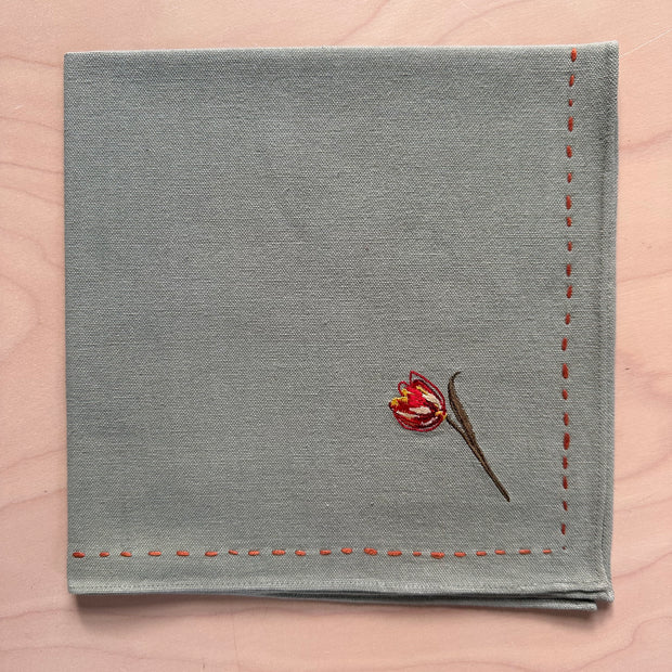 Tulip embroidered napkin set